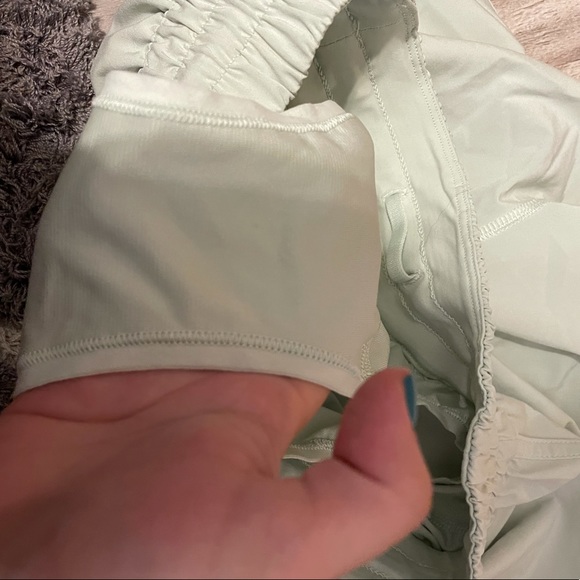 NWOT Lululemon Springtime Tracker Shorts 4” Size 4 - Picture 8 of 12